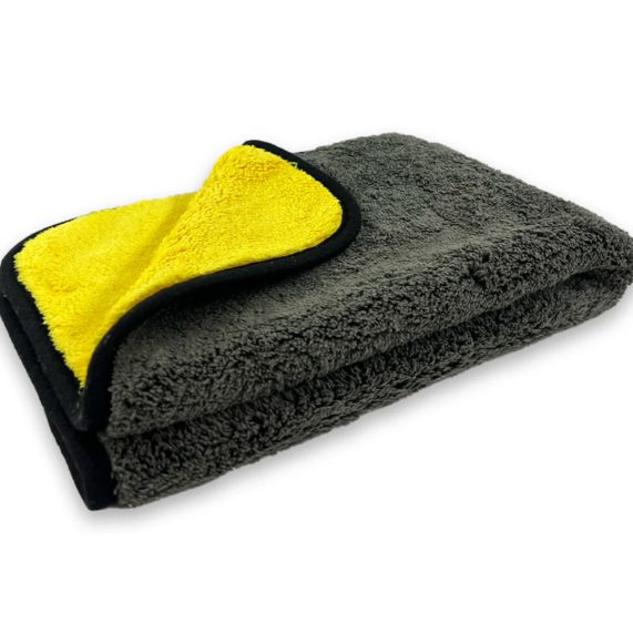 Our thick 800gsm microfibre towel is ultra plush and is one of the thickest, softest, absorbent detailing towel in our range. This towel makes removing substances light work from any surfaces, this cloth also has a high dust retention and water absorbency due to the thick pile.